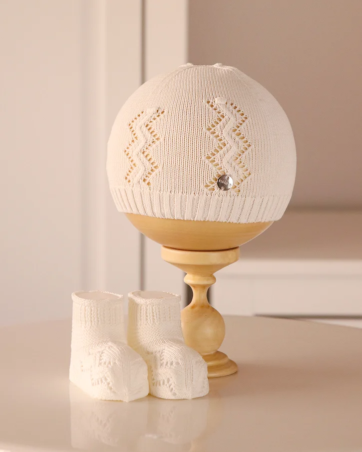 Pearl Glow Hat & Booties Set